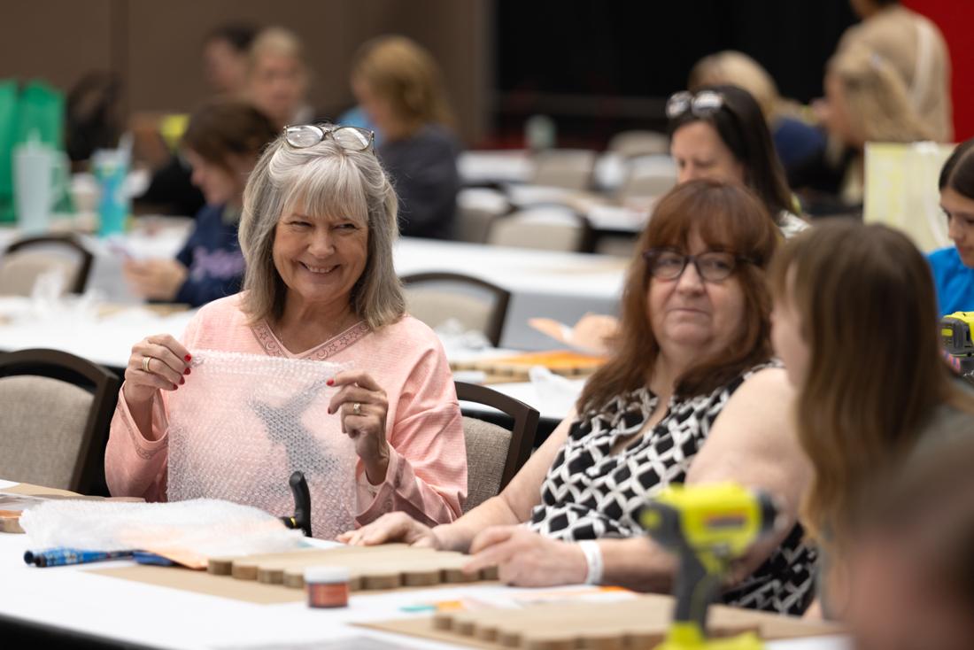 Crafters using Scorch Marker products at the Pinners Conference