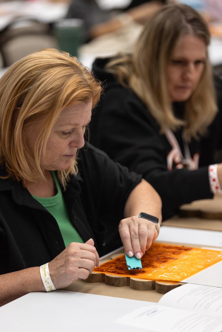 Crafters using Scorch Marker products at the Pinners Conference