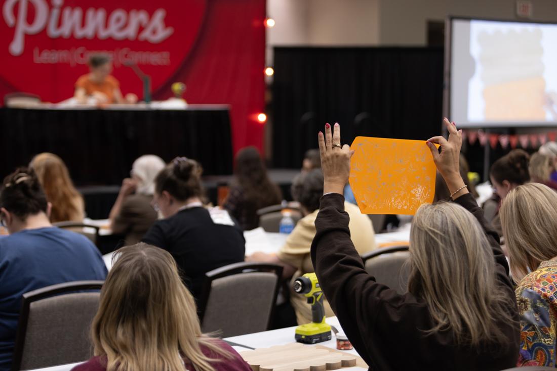 Crafters using Scorch Marker products at the Pinners Conference