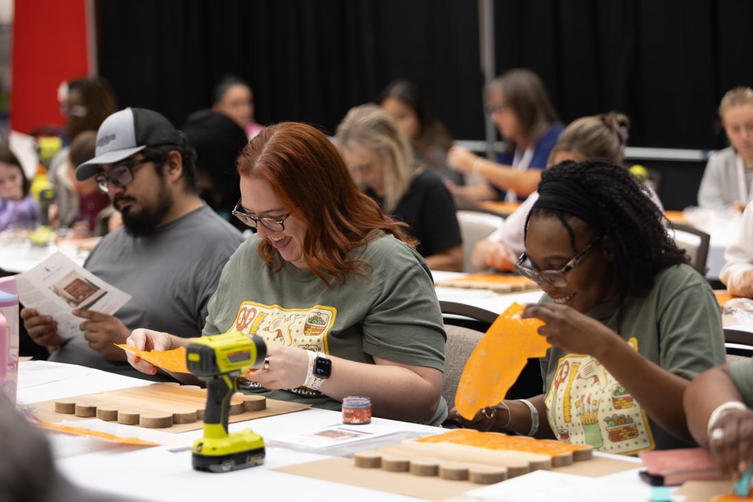 Crafters using Scorch Marker products at the Pinners Conference