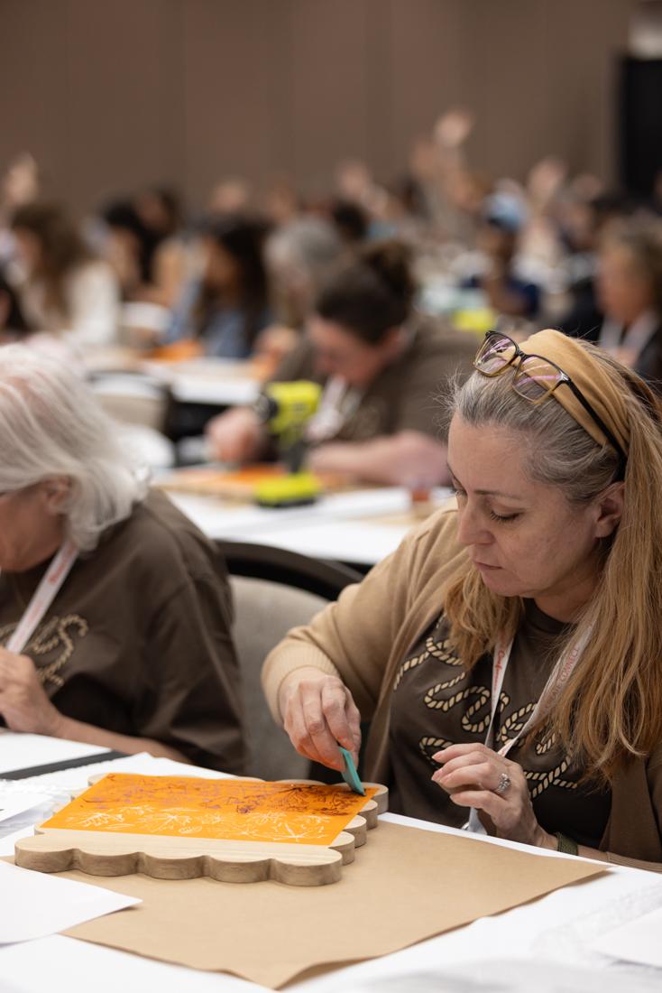 Crafters using Scorch Marker products at the Pinners Conference